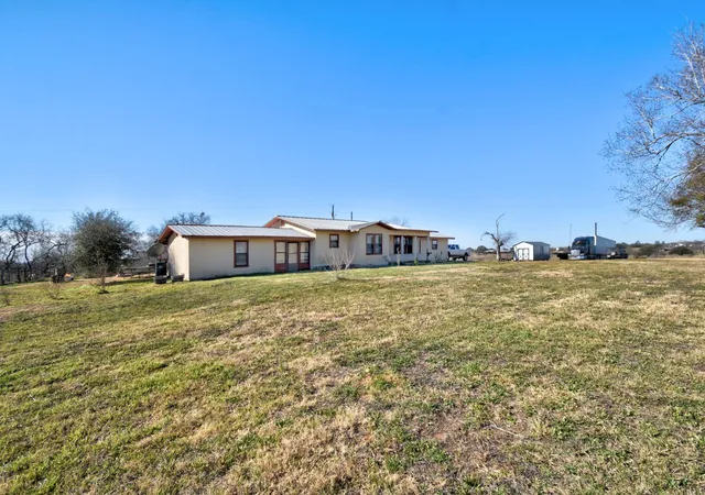 3rd image of 1017 Us Hwy 87 E, Smiley, TX 78159 | MLS# 6573785