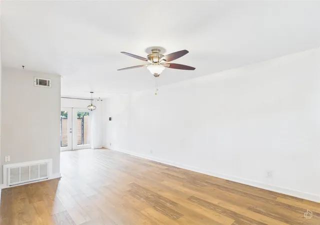 4th image of 6211 Manor Rd #107, Austin, TX 78723 | MLS# 9908948