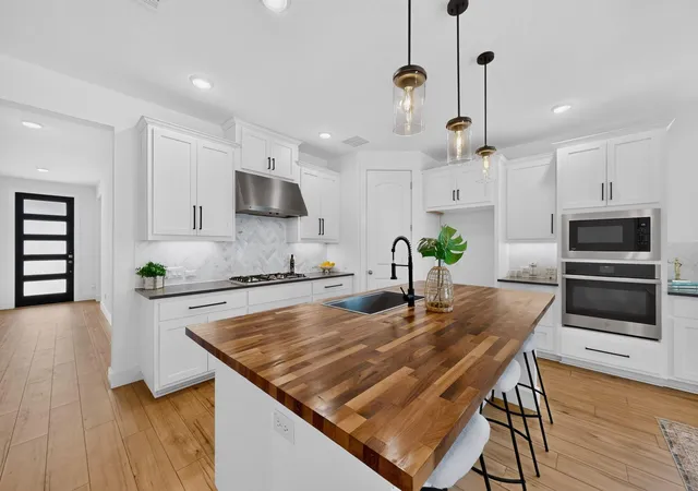 Photo 3 of Single family home for sale at 1340 Castalo Ln, Leander, TX 78641 | MLS# 5441228 | Listing updated on 2026-10-08