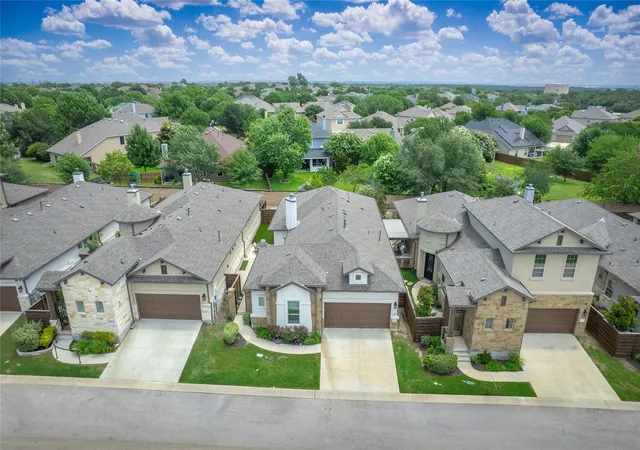 Listing Photo 2 - Condo for sale in building located at 313 Skyflower Dr, Georgetown, TX 78628 - Unit #G
