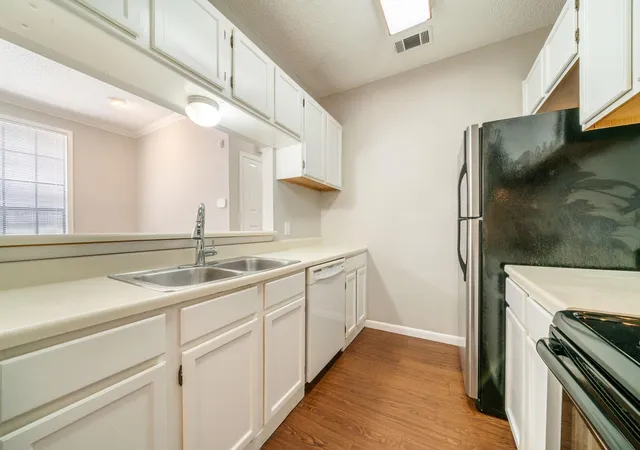 Photo 3 of Condo for sale at 2300 Leon St #101, Austin, TX 78705 | MLS# 7122061 | Listing updated on 2026-08-28
