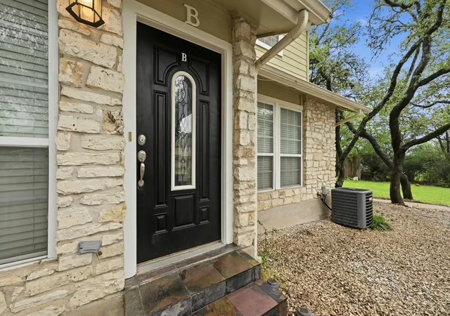 Photo 3 of Condo for sale at 1504 Allen Rd, Austin, TX 78746 | MLS# 9681536 | Listing updated on 2026-09-04