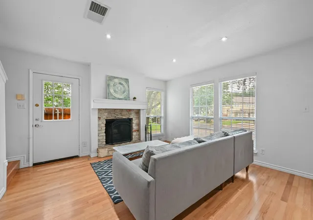 Listing Photo 4 - Condo for sale in building located at 1504 Allen Rd, Austin, TX 78746