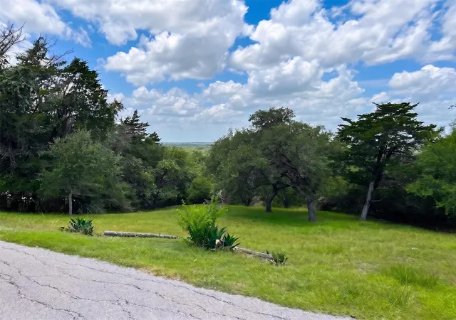2nd image of 404 Valley View Dr, La Grange, TX 78945 | MLS# 4692516