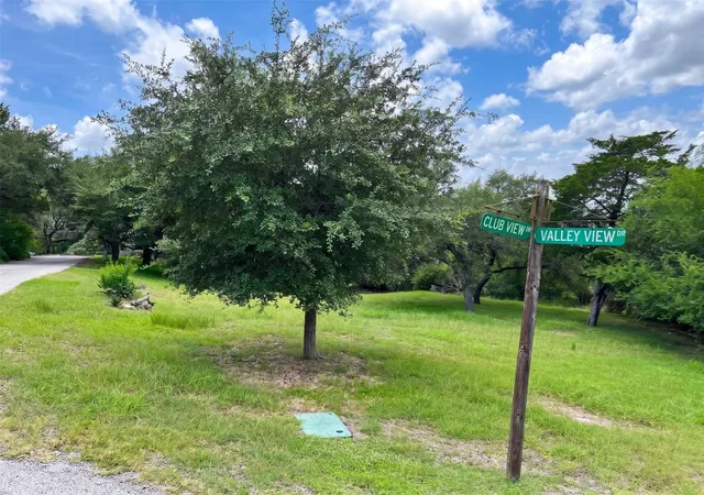 4th image of 404 Valley View Dr, La Grange, TX 78945 | MLS# 4692516