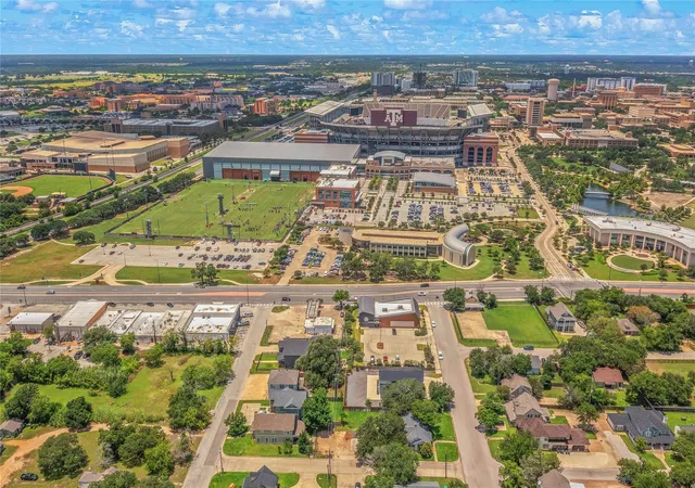 12th image of 208 Fairview Ave, College Station, TX 77840 | MLS# 8154908
