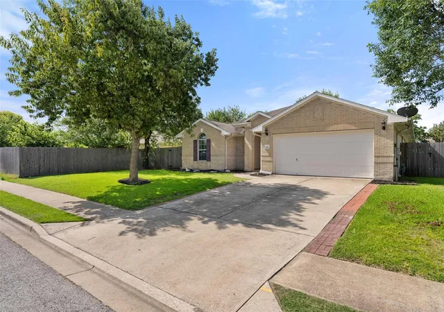 Photo 2 of Sale Pending at 1105 Delia Chapa Ln, Hutto, TX 78634 | MLS# 1619306 | Listing updated on 2026-08-17
