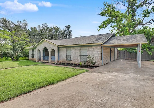 Photo 2 of Single family home for sale at 1811 Terry Ln, Georgetown, TX 78628 | MLS# 4860348 | Listing updated on 2026-08-11