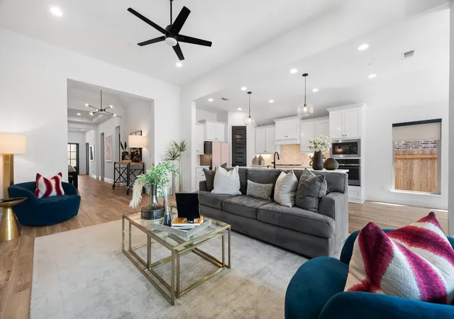 Photo 2 of Single family home for sale at 6213 Hilltop Plateau Dr, Austin, TX 78738 | MLS# 3997737 | Listing updated on 2026-07-28