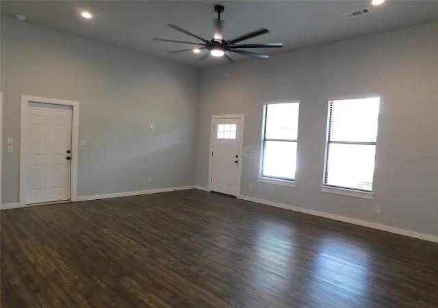 Homes for sale in Spicewood, TX | 207 Laurel Ln, Spicewood, TX 78669 | MLS# 2478847