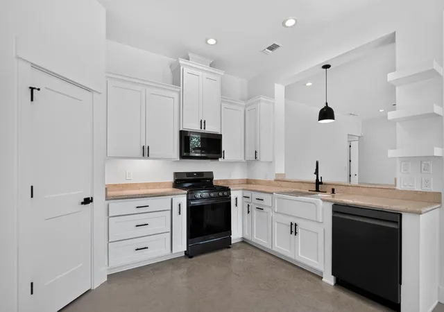 Photo 3 of Single family home for sale at 116 E Hickory Dr, Granite Shoals, TX 78654 | MLS# 6625066 | Listing updated on 2026-09-18