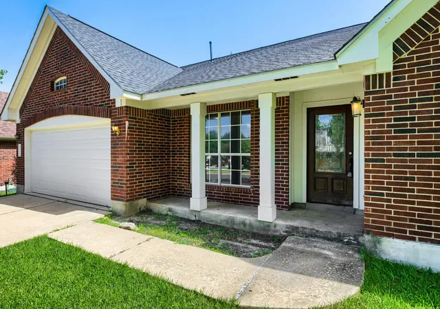 Photo 2 of Single family home for sale at 8221 Manx Dr, Round Rock, TX 78681 | MLS# 7901695 | Listing updated on 2026-08-28