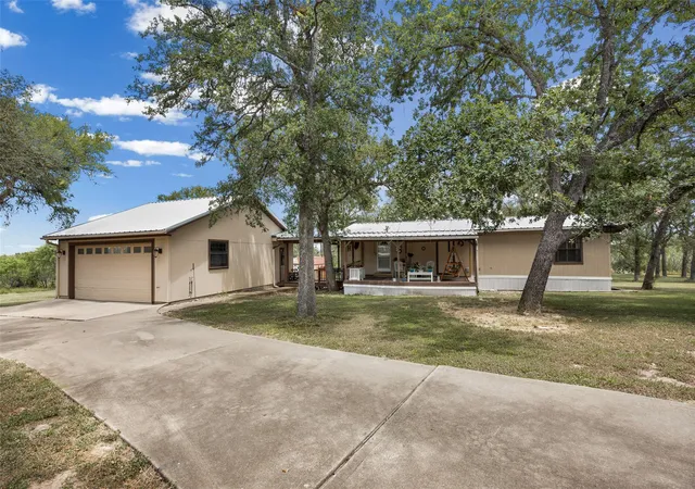Photo 4 of Single family home for sale at 153 Saldana Dr, Cedar Creek, TX 78612 | MLS# 9176489 | Listing updated on 2026-08-25
