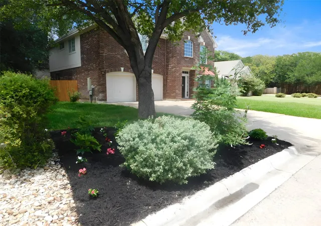Photo 2 of Single family home for sale at 30003 Oakland Hills Dr, Georgetown, TX 78628 | MLS# 2491328 | Listing updated on 2026-09-04
