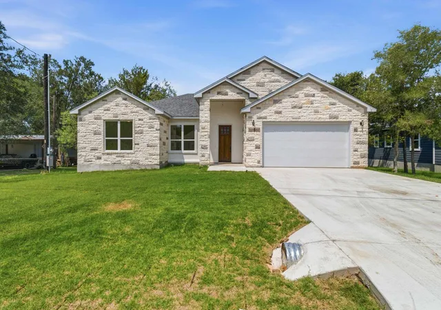 Photo 1 of Single family home for sale at 120 Puu Waa Ln, Bastrop, TX 78602 | MLS# 9374177 | Listing updated on 2026-06-29