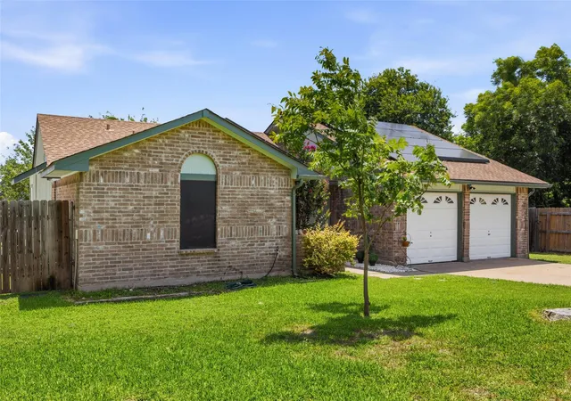 2nd image of 2702 Julie Cv, Taylor, TX 76574 | MLS# 1306789