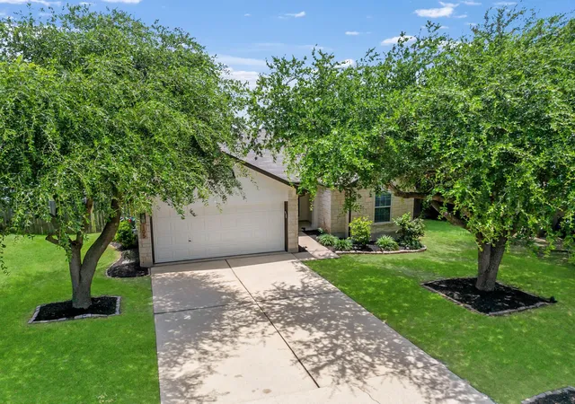 Photo 1 of Sale Pending at 105 Lakemont Dr, Hutto, TX 78634 | MLS# 2065873 | Listing updated on 2026-08-18