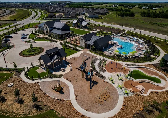 Photo 3 of Sale Pending at 212 Bloomington Loop, Hutto, TX 78634 | MLS# 8790943 | Listing updated on 2026-08-10