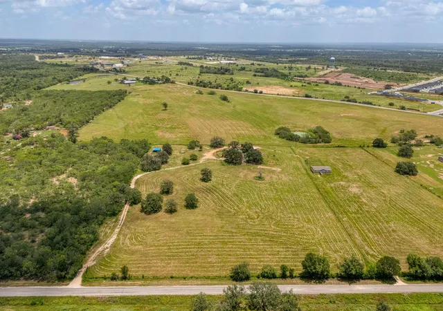 image of 3291 Washburn Rd, Luling, TX 78648 | MLS# 2391610