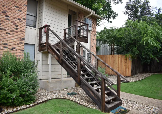 2nd image of 421 W San Antonio St #i 2, San Marcos, TX 78666 | MLS# 2372910