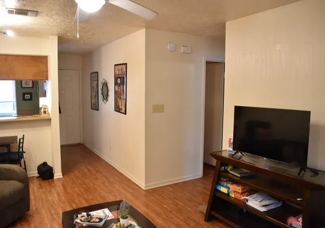 4th image of 421 W San Antonio St #i 2, San Marcos, TX 78666 | MLS# 2372910