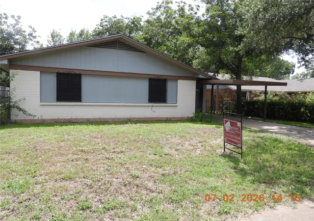 Photo 1 of Sale Pending at 1109 Dunstan Dr, Austin, TX 78745 | MLS# 2119979 | Listing updated on 2026-08-04