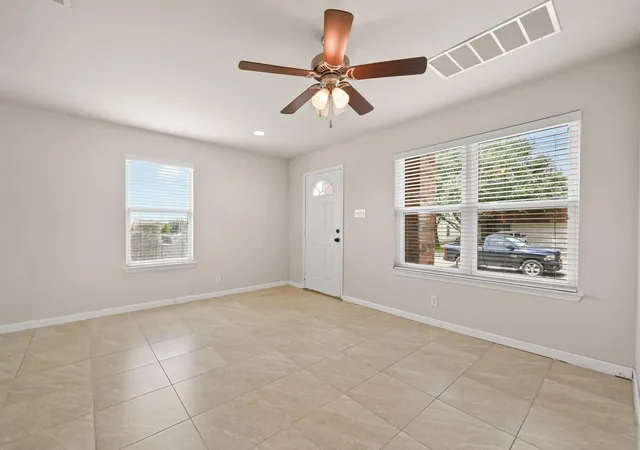 Photo 3 of Single family home for sale at 229 Capistrano Dr, San Marcos, TX 78666 | MLS# 8619730 | Listing updated on 2026-10-10
