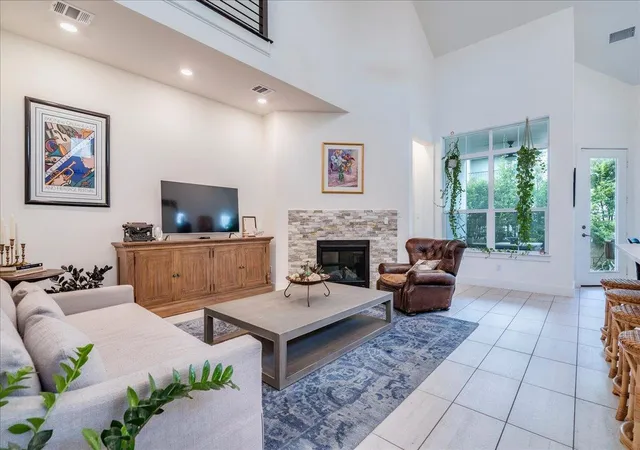5th image of 306 Olivia Dr, Austin, TX 78738