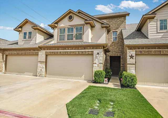 Photo 2 of Condo for sale at 2304 S Lakeline Blvd #262, Cedar Park, TX 78613 | MLS# 9914516 | Listing updated on 2026-09-19