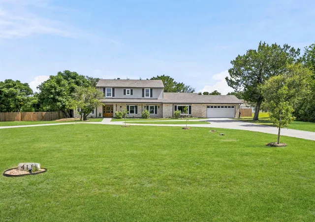 Photo 2 of Single family home for sale at 411 Carriage Oaks Dr, Liberty Hill, TX 78642 | MLS# 4978749 | Listing updated on 2026-10-06