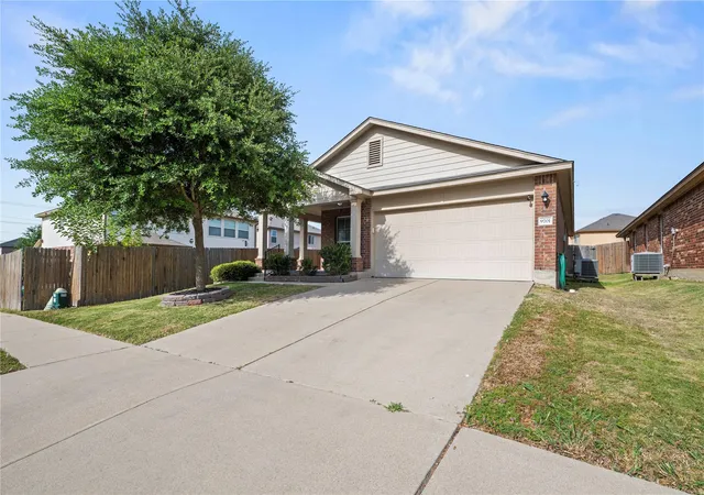 Photo 2 of Single family home for sale at 9701 Shimla Dr, Killeen, TX 76542 | MLS# 6137034 | Listing updated on 2026-07-27