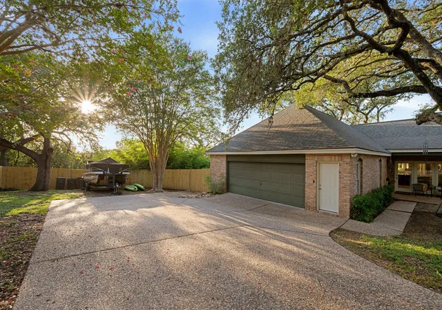 2nd image of 221 Camaro Wy, San Marcos, TX 78666 | MLS# 6566264