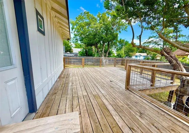 Photo 3 of Single family home for sale at 1401 W 7th Street, Taylor, TX 76574 | MLS# 8383660 | Listing updated on 2026-08-27