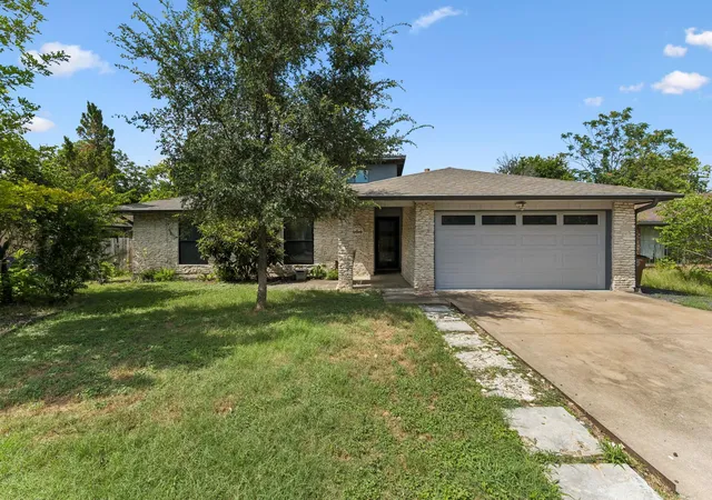 Photo 1 of Single family home for sale at 1501 Quail Crst Dr, Austin, TX 78758 | MLS# 6309311 | Listing updated on 2026-07-07