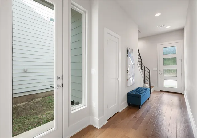 Photo 4 of Single family home for sale at 7913 Floracita Ln, Austin, TX 78735 | MLS# 4080665 | Listing updated on 2026-08-10