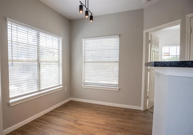 Listing Photo 5 - Condo for sale in building located at 2320 Gracy Farms Ln, Austin, TX 78758 - Unit #322