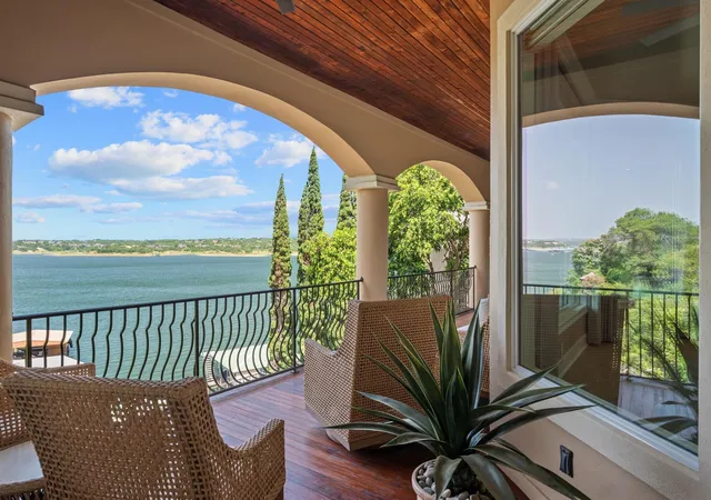 3rd image of 107 Edgewater Cv, Lakeway, TX 78734 | MLS# 7036689