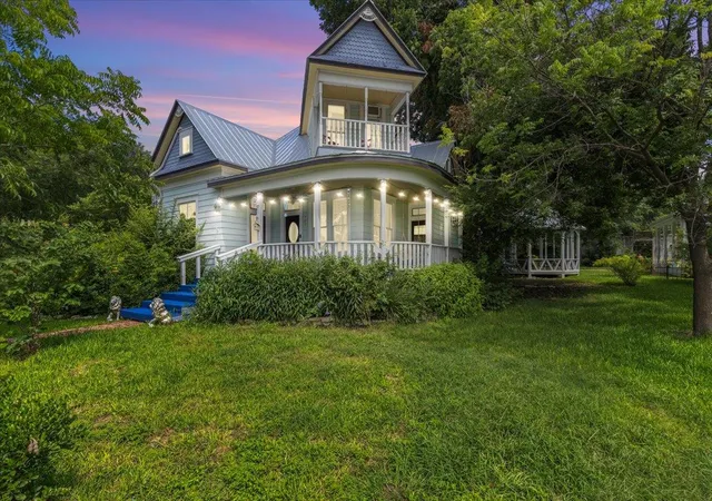 1st image of 702 E Main St, Round Rock, TX 78664 | MLS# 2761116