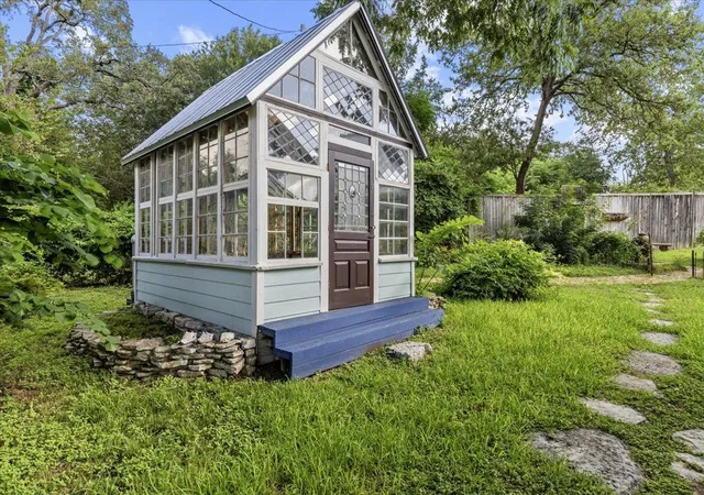 3rd image of 702 E Main St, Round Rock, TX 78664 | MLS# 2761116