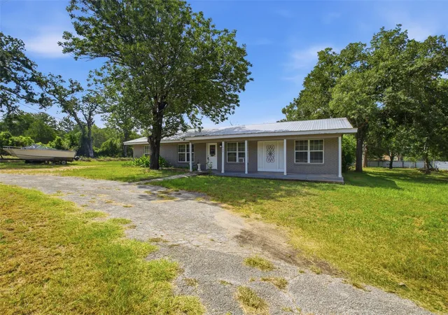 3rd image of 423 Fm 1441, Bastrop, TX 78602 | MLS# 3764174