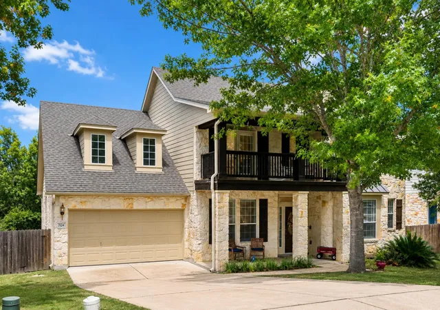 Single family home for sale at 7124 Via Dono Dr, Austin, TX 78749 | MLS# 4294292