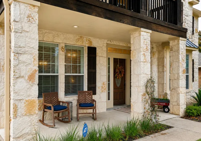 Photo 2 of Single family home for sale at 7124 Via Dono Dr, Austin, TX 78749 | MLS# 4294292 | Listing updated on 2026-09-23
