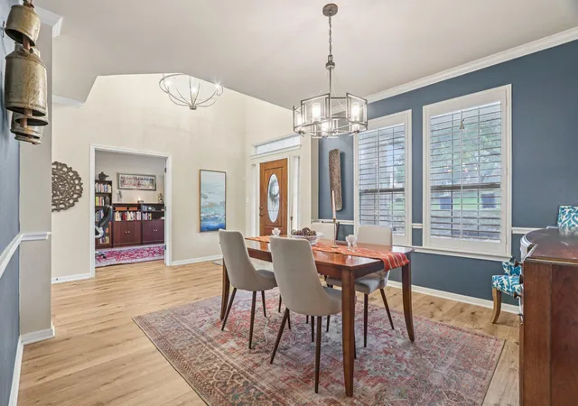Photo 4 of Single family home for sale at 7124 Via Dono Dr, Austin, TX 78749 | MLS# 4294292 | Listing updated on 2026-09-23