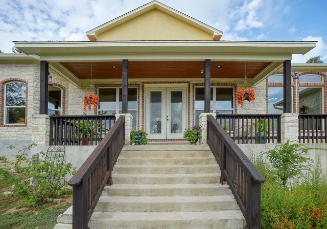 Photo 1 of Single family home for sale at 189 Moccasin Cyn, Cedar Creek, TX 78612 | MLS# 7525880 | Listing updated on 2026-10-02