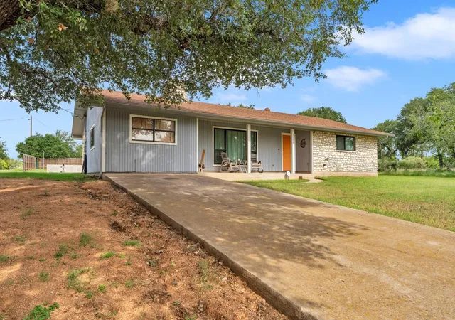 Homes for sale in Granite Shoals, TX | 2208 Belaire Dr, Granite Shoals, TX 78654 | MLS# 1724161
