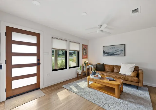 Photo 4 of Single family home for sale at 1803 Perez St, Austin, TX 78721 | MLS# 2520379 | Listing updated on 2026-08-31