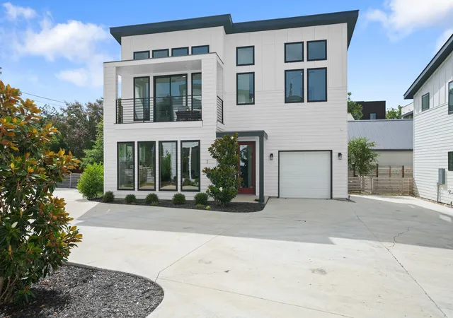 Listing Photo 4 - Condo for sale in building located at 2111 Prather Ln, Austin, TX 78704 - Unit #1
