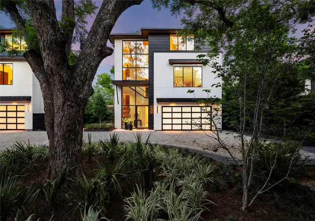 3rd image of 2503 Westlake Dr #201, Austin, TX 78746 | MLS# 4160678