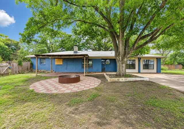 Homes for sale in Lockhart, TX | 1111 Silent Valley Rd, Lockhart, TX 78644 | MLS# 1970731