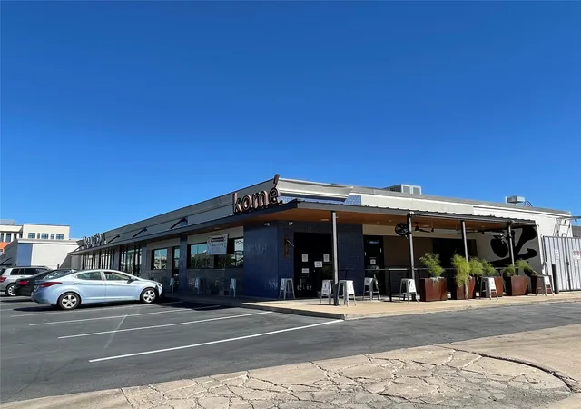 2nd image of 919 E 51st St, Austin, TX 78751